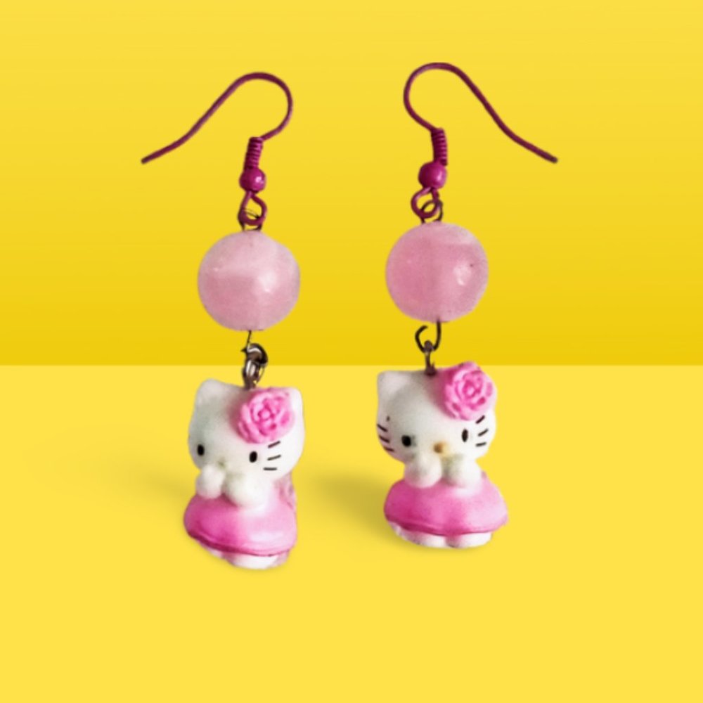 Hello Kitty Pink Bead Earrings